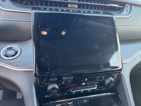 Used 2023 Jeep Grand Cherokee L Limited image 30