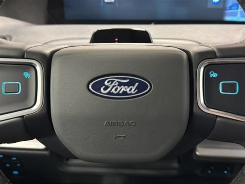 Used 2025 Ford Expedition Max Active AWD/4WD image 16