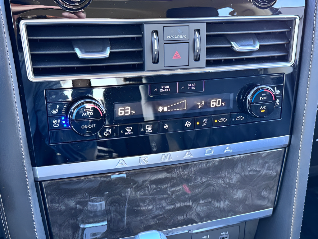 Used 2024 Nissan Armada Platinum w/ Captain's Chairs Package RWD image 18