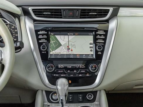 Used 2017 Nissan Murano SV w/ Premium Plus Package image 8