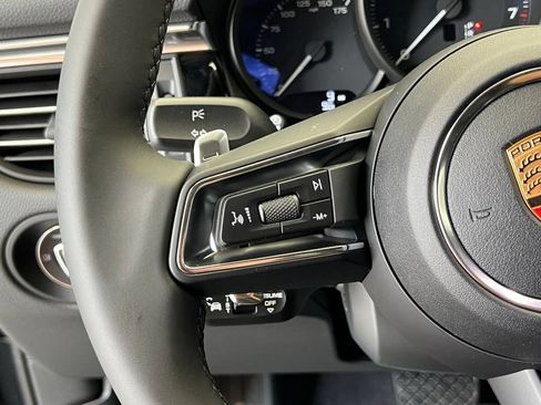 Used 2026 Porsche Macan AWD/4WD image 8