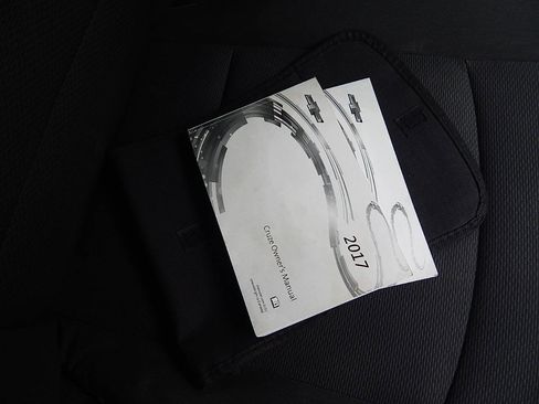 Used 2017 Chevrolet Cruze LT w/ Convenience Package image 26