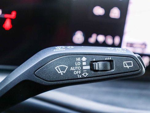 Used 2025 Audi Q5 Premium Plus w/ Premium Plus image 30