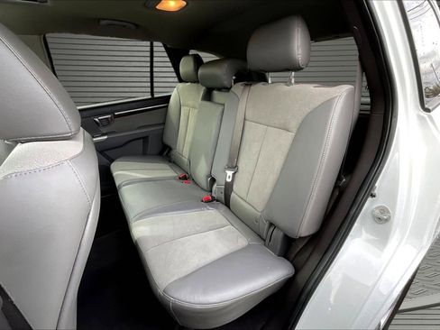 Used 2012 Hyundai Santa Fe SE image 22