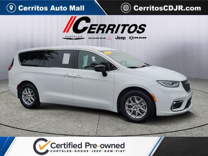 Certified 2025 Chrysler Pacifica Select