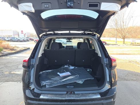 New 2026 Nissan Rogue SV w/ Cold Weather Package AWD/4WD image 7