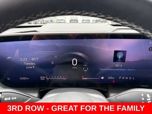 Certified 2025 Buick Enclave Preferred FWD image 19