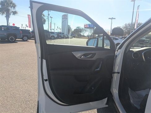 Used 2024 Chevrolet Blazer LT w/ Convenience Package image 11