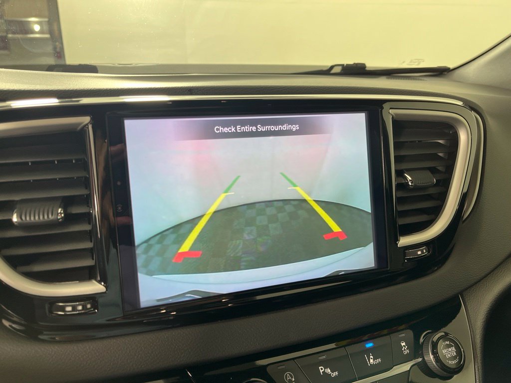 Used 2025 Chrysler Pacifica Select FWD image 27