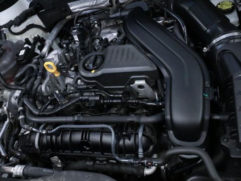 Used 2024 Volkswagen Taos S image 8