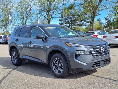 Used 2024 Nissan Rogue S AWD/4WD image 3
