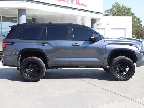 Used 2024 Toyota Sequoia Platinum AWD/4WD image 7