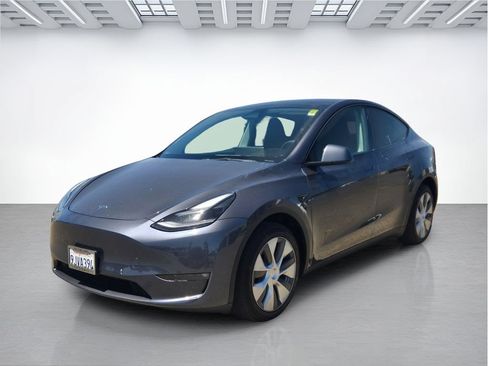 Used 2023 Tesla Model Y Long Range AWD/4WD image 8