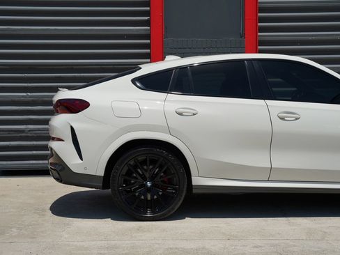 Used 2023 BMW X6 xDrive40i w/ M Sport Package AWD/4WD image 3