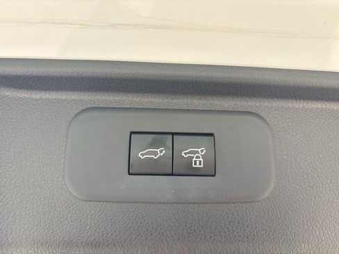 Used 2025 Toyota Grand Highlander AWD image 31