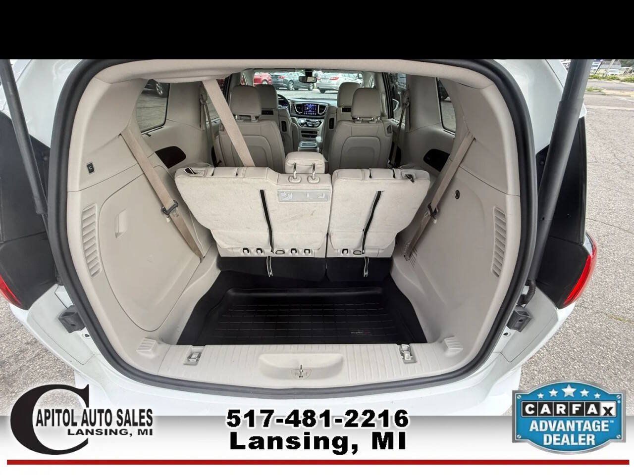 Used 2018 Chrysler Pacifica Touring-L Plus w/ Tire & Wheel Group FWD image 17