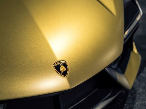 Used 2025 Lamborghini Revuelto AWD/4WD image 29
