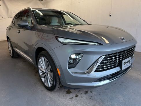 New 2026 Buick Envision Avenir image 4