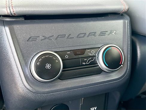 Used 2025 Ford Explorer Active w/ Active Comfort Package image 24