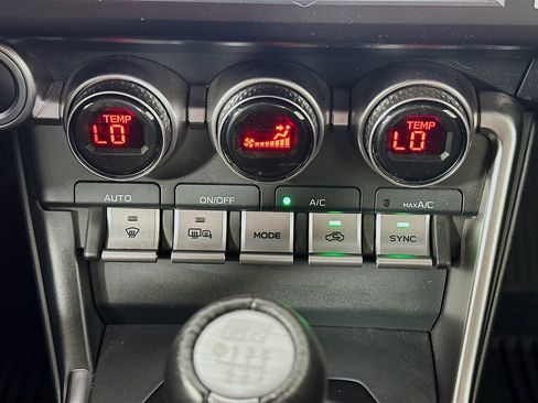 Used 2022 Toyota GR86 Premium w/ ALL Weather Mat Package (TMS) image 22