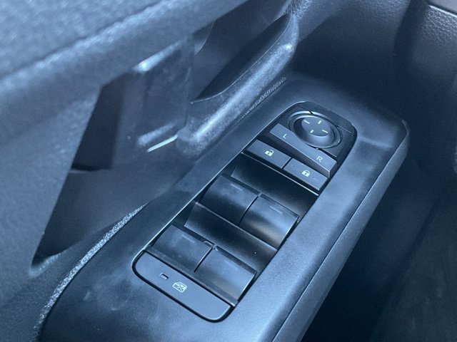 Used 2025 Toyota Tacoma SR5 AWD/4WD image 33
