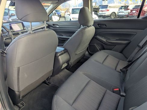 Used 2024 Nissan Altima 2.5 SV image 29