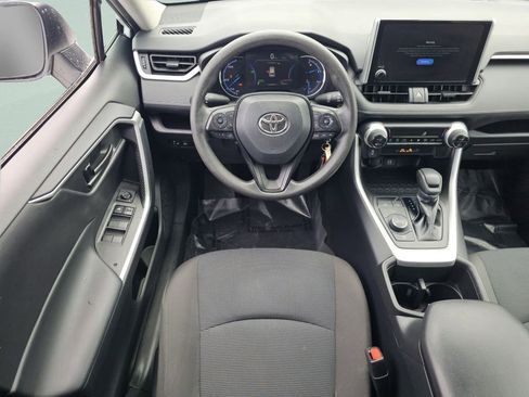 Used 2024 Toyota RAV4 LE AWD/4WD image 4