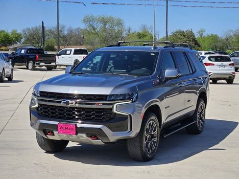 Used 2022 Chevrolet Tahoe Z71 w/ Luxury Package image 3