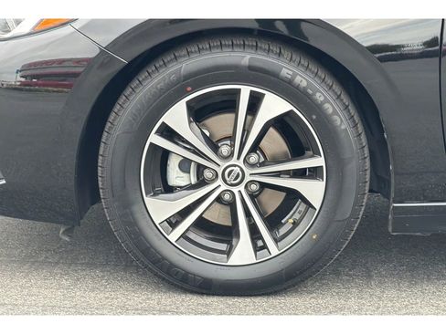 Used 2022 Nissan Sentra SV image 29