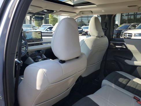 New 2026 Mitsubishi Outlander SE FWD image 14