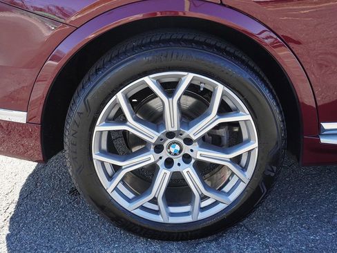 Used 2024 BMW X7 xDrive40i w/ Premium Package AWD/4WD image 27