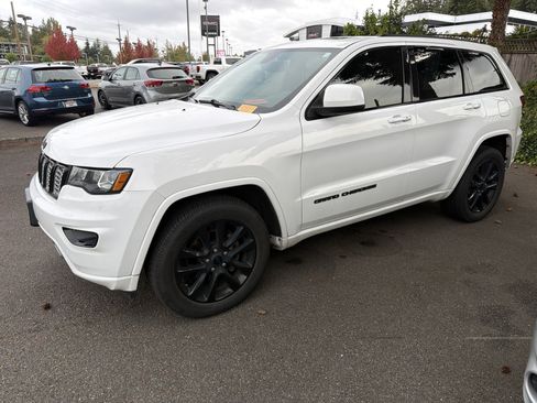 Used 2019 Jeep Grand Cherokee Altitude AWD/4WD image 1