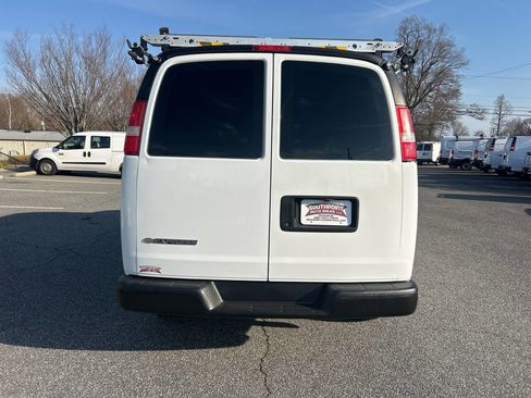 Used 2017 Chevrolet Express 2500 image 8