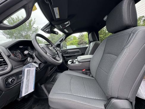 New 2025 RAM 3500 Tradesman AWD/4WD image 12