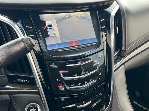 Used 2017 Cadillac Escalade Platinum AWD/4WD image 19