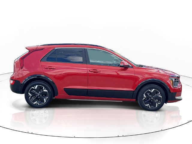 Used 2025 Kia Niro Wind w/ Wind Preserve Package FWD image 4