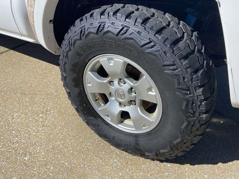 Used 2015 Toyota Tacoma TRD Pro w/ TRD Off-Road Package image 7