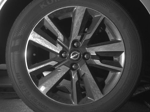 Used 2025 Nissan Versa SV image 15