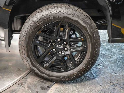 Used 2026 Chevrolet Silverado 1500 Custom w/ Turbomax Blackout Package RWD image 10