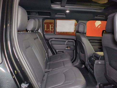 New 2026 Land Rover Defender 110 X-Dynamic SE AWD/4WD image 29