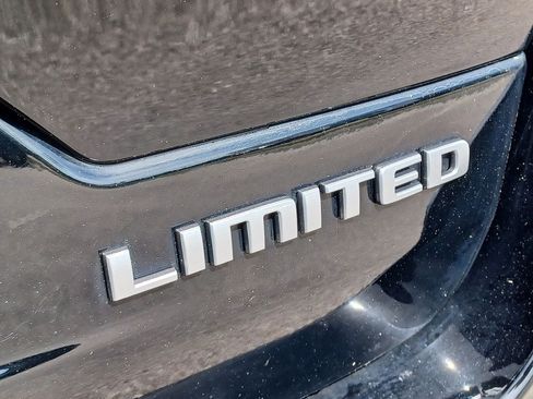 Used 2024 Jeep Grand Cherokee Limited AWD/4WD image 7