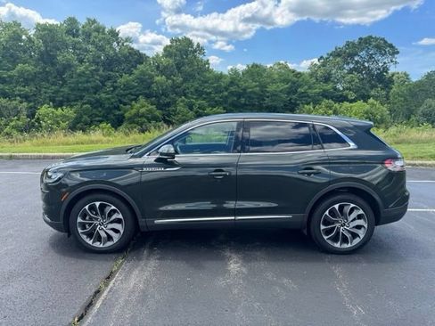 Used 2022 Lincoln Nautilus Reserve AWD/4WD image 6