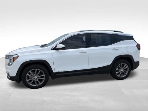 Used 2024 GMC Terrain SLT FWD image 3
