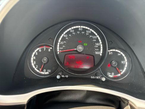 Used 2013 Volkswagen Beetle 2.5 FWD image 19