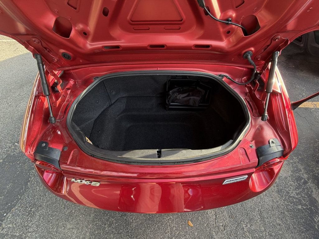 Used 2019 MAZDA MX-5 Miata RF Club RWD image 21