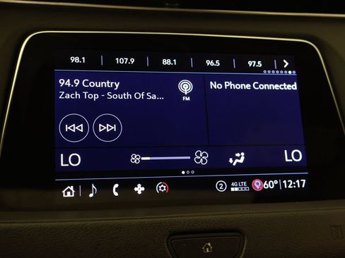 Used 2020 Cadillac XT4 Premium Luxury w/ Cold Weather Package AWD/4WD image 46