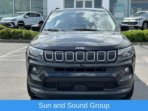 Used 2022 Jeep Compass Latitude w/ Sun and Sound Group AWD/4WD image 2