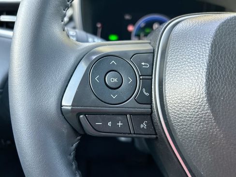 Used 2025 Toyota Corolla Cross AWD Hybrid w/ Convenience Package image 16