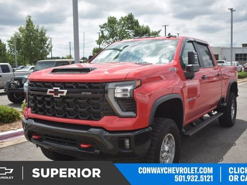Used 2025 Chevrolet Silverado 2500 ZR2 w/ Technology Package AWD/4WD image 1