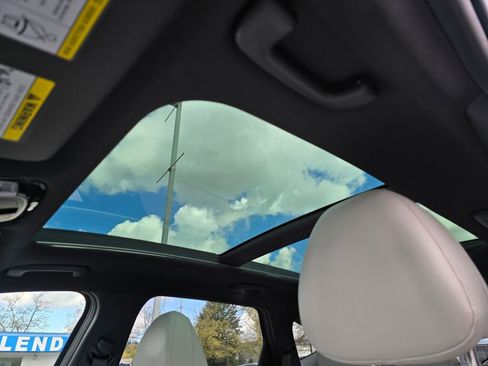 Used 2025 Hyundai Tucson Limited image 21